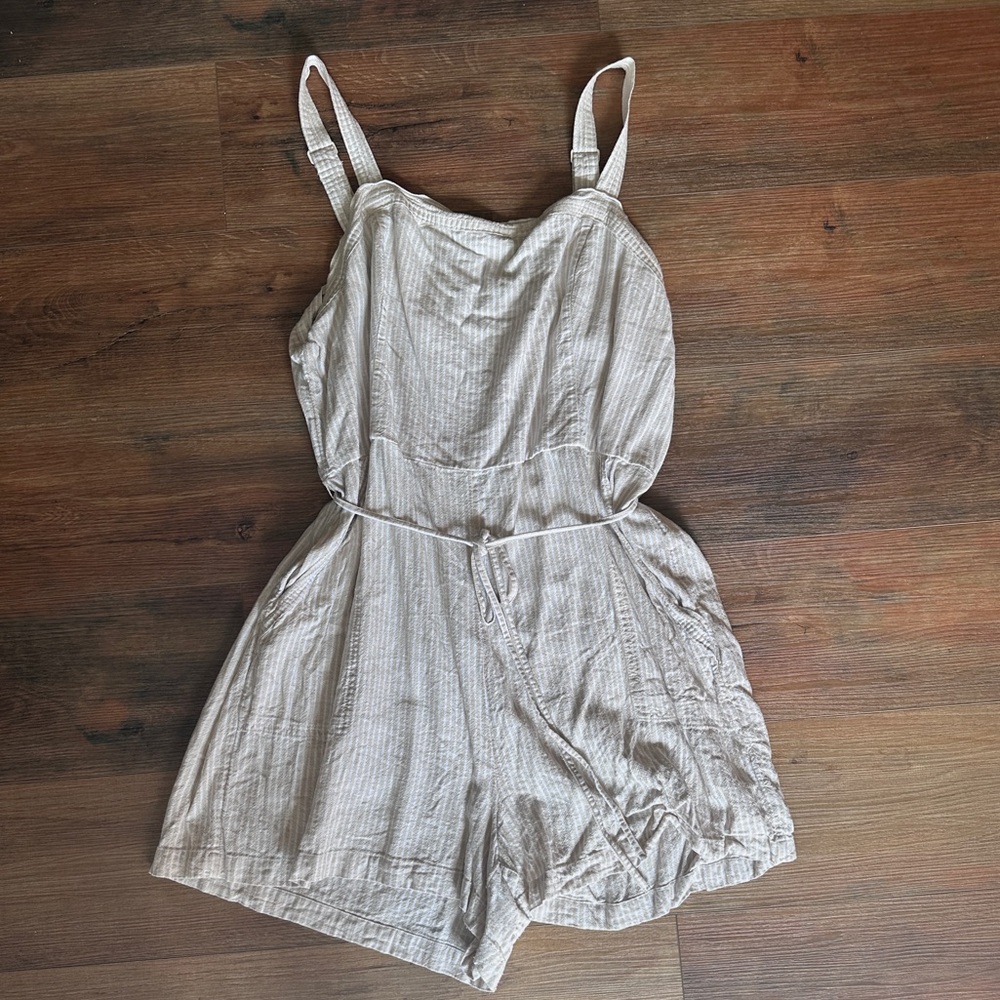 Old Navy Romper | Size XXL | white & cream striped